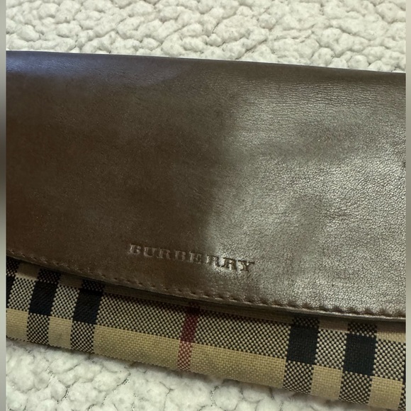 Burberry Continental Wallet Brown and Red - Picture 2 of 16
